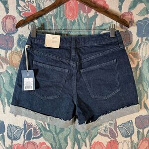 Universal Thread Women’s Vintage Midi Denim Jean Shorts Dark Blue Size 2/26R NWT